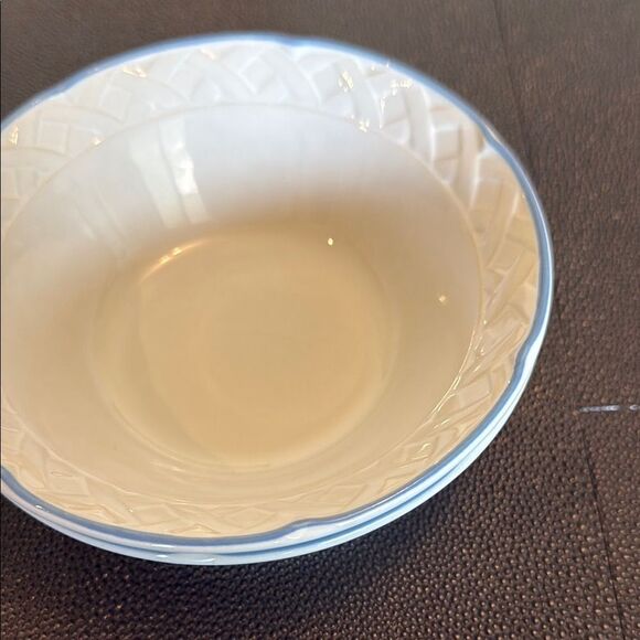 Vina Fera Vintage Classic White and Blue Serveware Bowl set of two - Picture 6 of 6